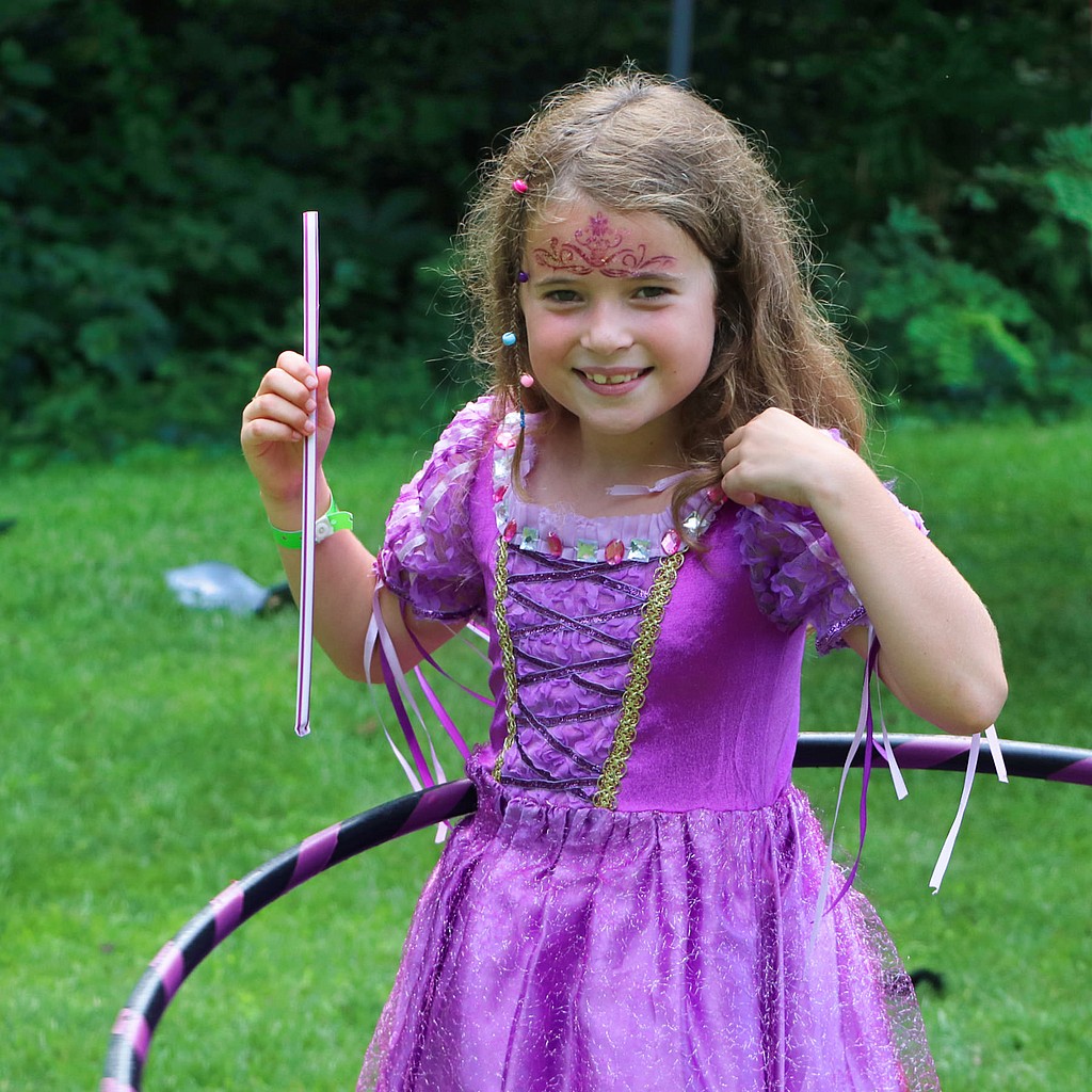 camp dress hula hoop kid