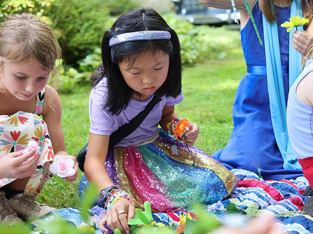 camp festival flower making